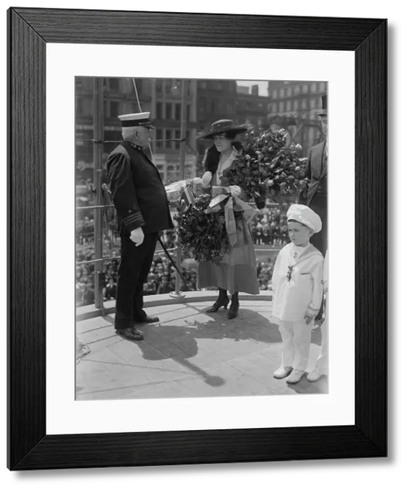 Framed Print : Capt. & Mrs. Mitchel, Jack Adams, May 31 1917 (date created or publishd later). Creator: Bain News Service. Capt. & Mrs. Mitchel, Jack Adams, May 31 1917 (date created or publishd later). Creator: Bain News Service
