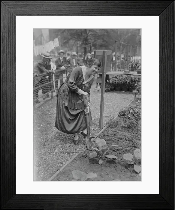 Framed Print : Mabel Garrison, 1917. Creator: Bain News Service Framed Print : Mabel Garrison, 1917. Creator: Bain News Service