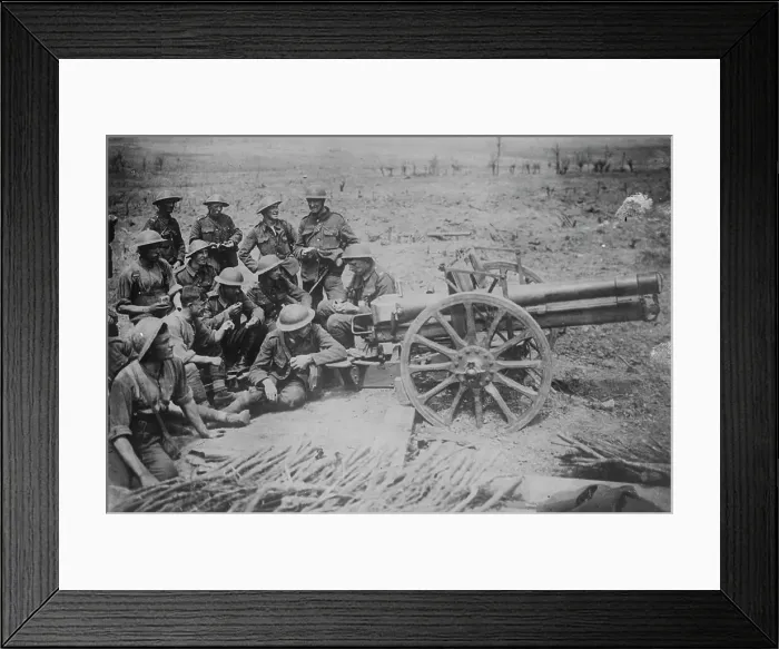 Framed Print : British & captured gun, 10 Jun 1917. Creator: Bain News Service. British & captured gun, 10 Jun 1917. Creator: Bain News Service Framed Print : British & captured gun, 10 Jun 1917. Creator: Bain News Service. British & captured gun, 10 Jun 1917. Creator: Bain News Service
