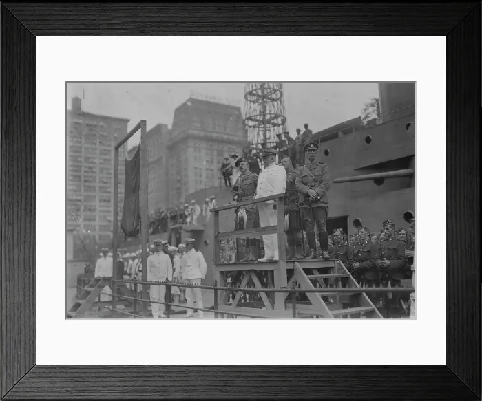 Framed Print : Captain Adams addresses recruits, July 1917. Creator: Bain News Service Framed Print : Captain Adams addresses recruits, July 1917. Creator: Bain News Service