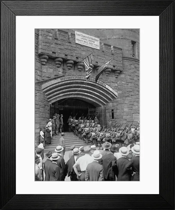 Framed Print : Kilties enter 71st Regt. Armory, July 1917. Creator: Bain News Service