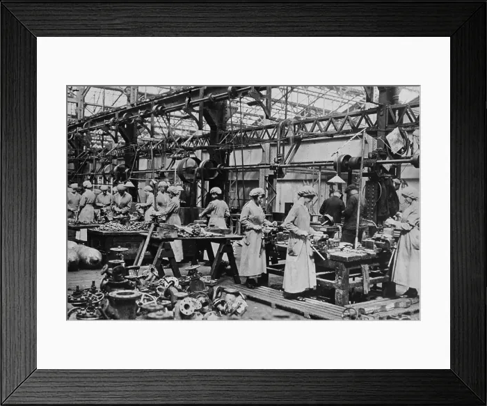 Framed Print : Women in brass fitting shop, Eng. [i.e. England], between c1915 and 1917. Creator: Bain News Service