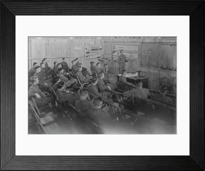 Framed Print : Machine gun school, 12 Dec 1917. Creator: Bain News Service Framed Print : Machine gun school, 12 Dec 1917. Creator: Bain News Service