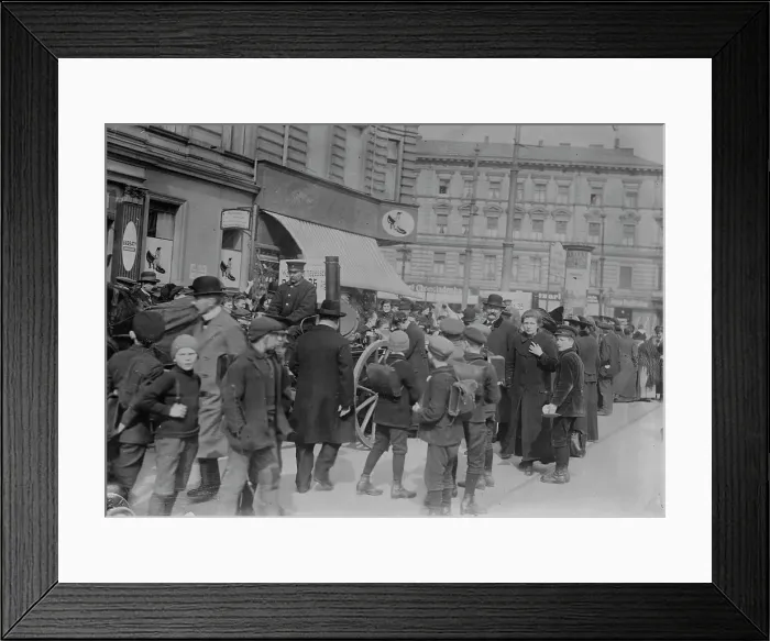 Framed Print : Berlin, travelling soup kitchen, 1916. Creator: Bain News Service Framed Print : Berlin, travelling soup kitchen, 1916. Creator: Bain News Service