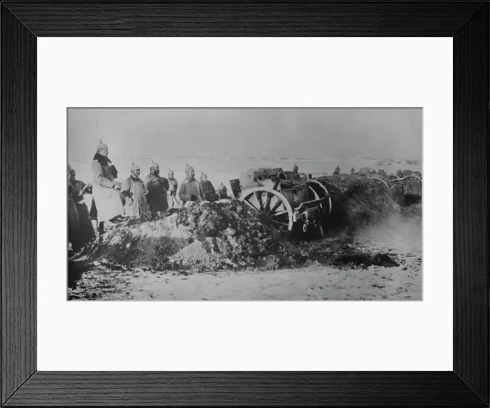 Framed Print : German battery in action, between c1915 and 1918. Creator: Bain News Service Framed Print : German battery in action, between c1915 and 1918. Creator: Bain News Service