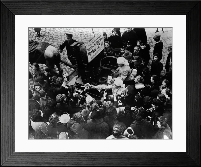 Framed Print : Berlin, goulash for 8 cents, 1916. Creator: Bain News Service Framed Print : Berlin, goulash for 8 cents, 1916. Creator: Bain News Service