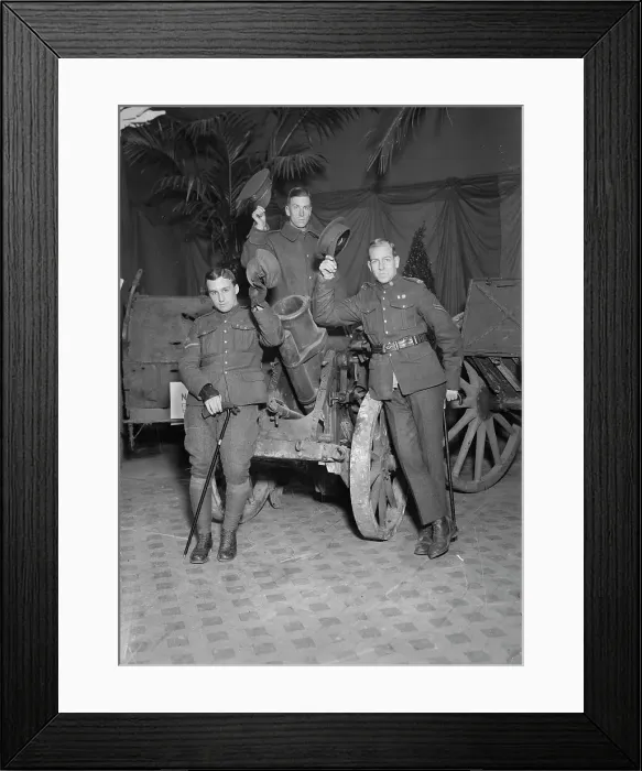 Framed Print : Howitzer at Hero Land, 1917. Creator: Bain News Service Framed Print : Howitzer at Hero Land, 1917. Creator: Bain News Service