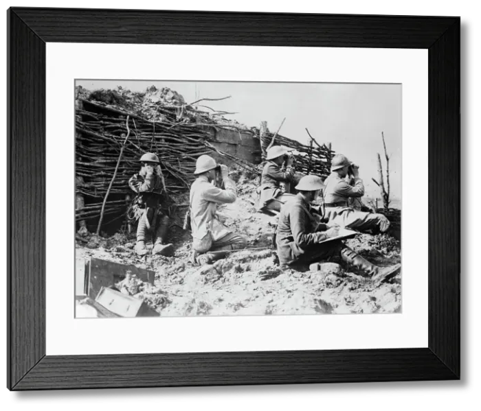 Framed Print : British & French artillery observers, between 1915 and 1918. Creator: Bain News Service. British & French artillery observers, between 1915 and 1918. Creator: Bain News Service