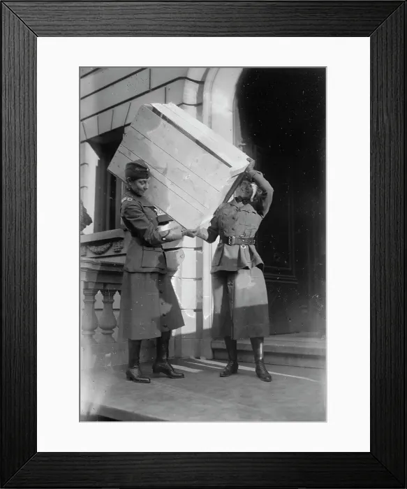 Framed Print : Capt. Baylis & Mary Watkins, 1917 or 1918. Creator: Bain News Service. Capt. Baylis & Mary Watkins, 1917 or 1918. Creator: Bain News Service Framed Print : Capt. Baylis & Mary Watkins, 1917 or 1918. Creator: Bain News Service. Capt. Baylis & Mary Watkins, 1917 or 1918. Creator: Bain News Service