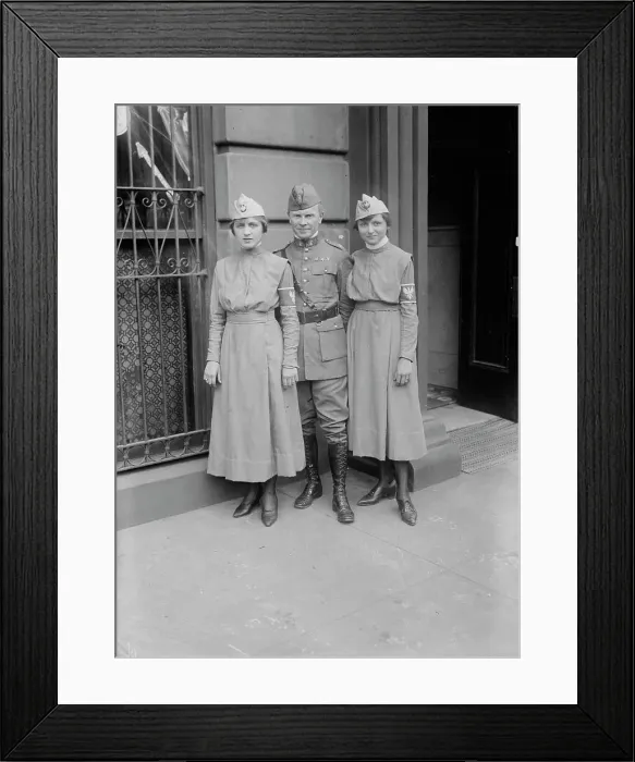 Framed Print : Frances Lewinski, Julia Kraszewski, Dr. B.M. Zielinski (L. to R.), between c1915 and 1918. Creator: Bain News Service Framed Print : Frances Lewinski, Julia Kraszewski, Dr. B.M. Zielinski (L. to R.), between c1915 and 1918. Creator: Bain News Service