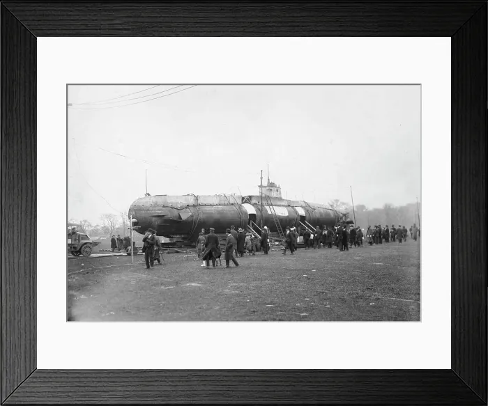 Framed Print : German U-Boat in N.Y. 1917. Creator: Bain News Service Framed Print : German U-Boat in N.Y. 1917. Creator: Bain News Service