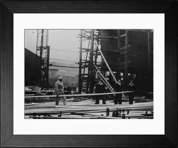 Framed Print : English women in ship yards, between c1915 and 1918. Creator: Bain News Service