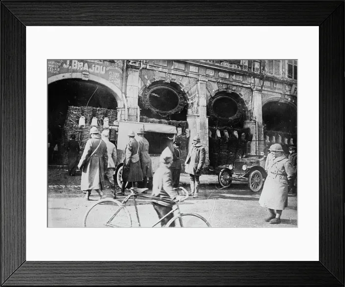 Framed Print : Pont-a-Mousson, Relief Station, between c1915 and c1920. Creator: Bain News Service Framed Print : Pont-a-Mousson, Relief Station, between c1915 and c1920. Creator: Bain News Service