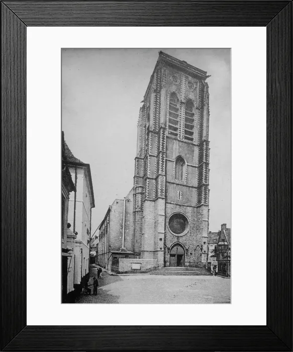 Framed Print : St. Waast [i.e. Vaast] Church, Bethune, between c1915 and 1918. Creator: Bain News Service
