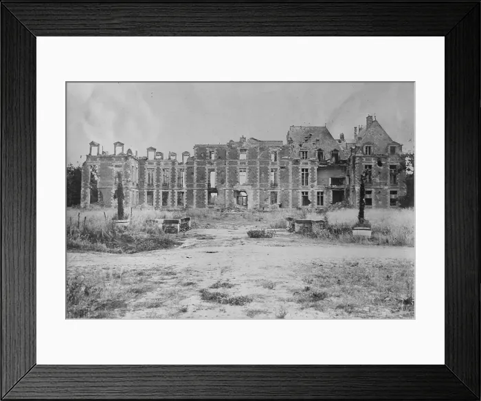 Framed Print : At Arras, between c1915 and 1918. Creator: Bain News Service Framed Print : At Arras, between c1915 and 1918. Creator: Bain News Service