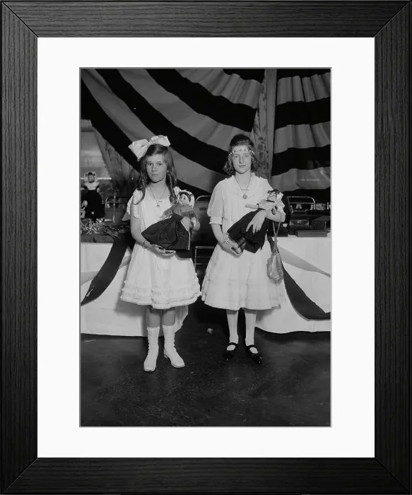 Framed Print : Luella Duys & Eleanor Horrmann, 1918. Creator: Bain News Service. Luella Duys & Eleanor Horrmann, 1918. Creator: Bain News Service Framed Print : Luella Duys & Eleanor Horrmann, 1918. Creator: Bain News Service. Luella Duys & Eleanor Horrmann, 1918. Creator: Bain News Service
