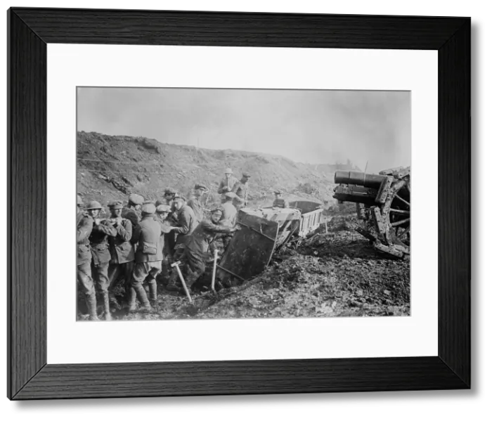 Framed Print : British clearing ground for Howitzer, between 1914 and 1918. Creator: Bain News Service