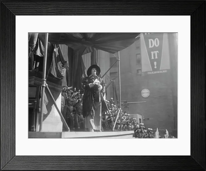 Framed Print : Edna De Lima, 1918. Creator: Bain News Service Framed Print : Edna De Lima, 1918. Creator: Bain News Service