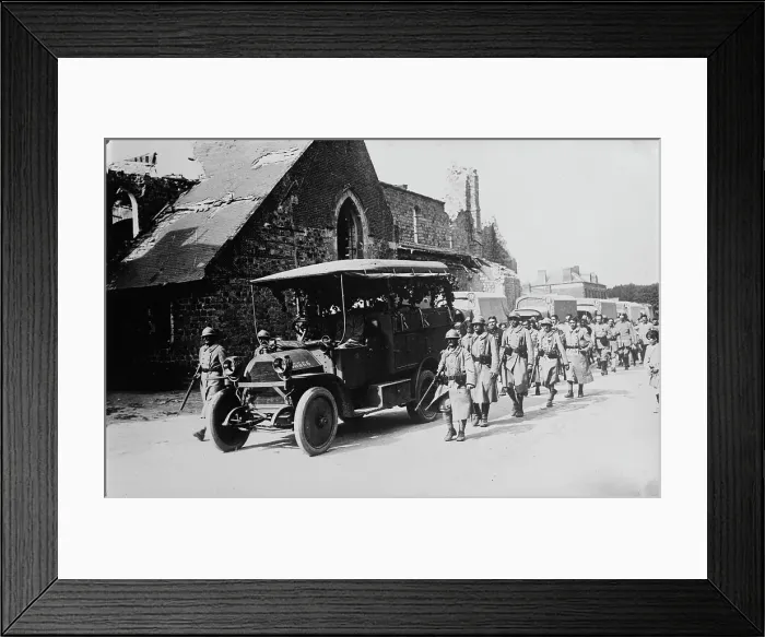 Framed Print : British funeral, Cugny, between c1915 and c1920. Creator: Bain News Service Framed Print : British funeral, Cugny, between c1915 and c1920. Creator: Bain News Service