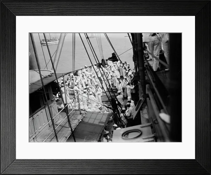 Framed Print : War game - Naval Reserve going ashore, between c1910 and c1915. Creator: Bain News Service Framed Print : War game - Naval Reserve going ashore, between c1910 and c1915. Creator: Bain News Service