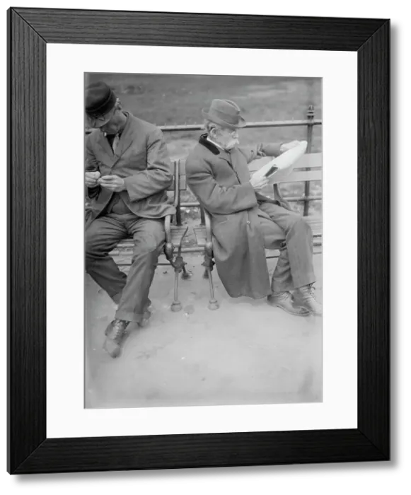 Framed Print : In Union Sq. between c1910 and c1915. Creator: Bain News Service Framed Print : In Union Sq. between c1910 and c1915. Creator: Bain News Service