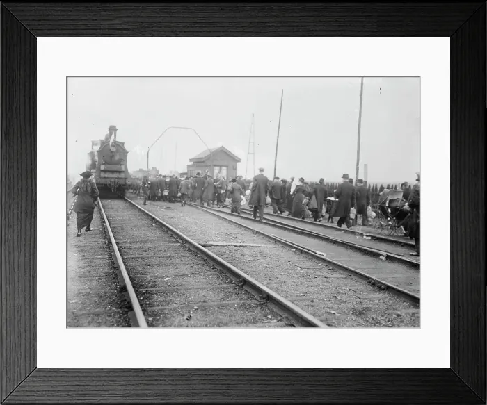 Framed Print : Antwerp refugees fleeing to Holland, 1914. Creator: Bain News Service Framed Print : Antwerp refugees fleeing to Holland, 1914. Creator: Bain News Service