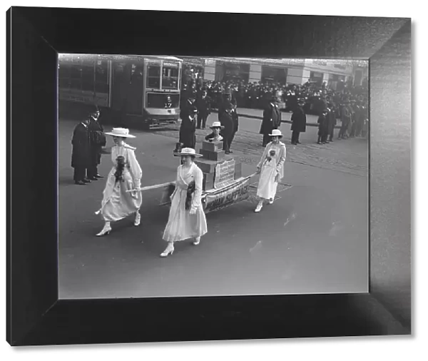 Suf. [i.e. suffrage] parade, 1917. Creator: Bain News Service