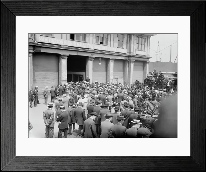 Framed Print : Awaiting Nathan's arrival, 5 / 25 / 14, 1914. Creator: Bain News Service Framed Print : Awaiting Nathan's arrival, 5 / 25 / 14, 1914. Creator: Bain News Service