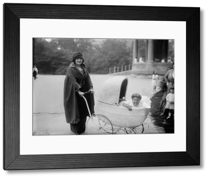 Framed Print : Ponselle, between c1915 and c1920. Creator: Bain News Service Framed Print : Ponselle, between c1915 and c1920. Creator: Bain News Service