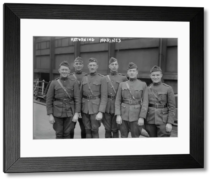 Framed Print : Returning marines, 1918 or 1919. Creator: Bain News Service Framed Print : Returning marines, 1918 or 1919. Creator: Bain News Service