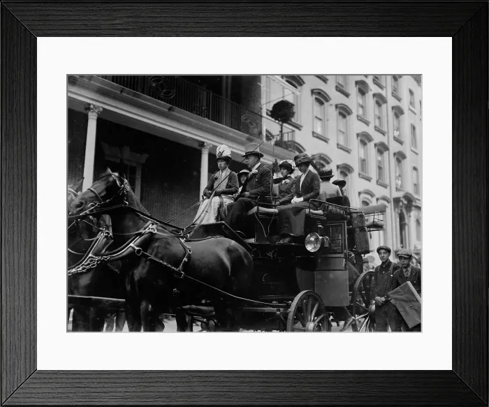 Framed Print : Ladies 4-in-hand-club [Harriet Alexander driving], between c1910 and c1915. Creator: Bain News Service