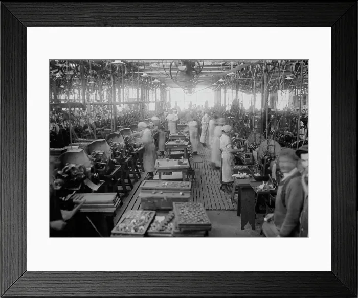 Framed Print : Rounding rings, between c1915 and c1920. Creator: Bain News Service Framed Print : Rounding rings, between c1915 and c1920. Creator: Bain News Service