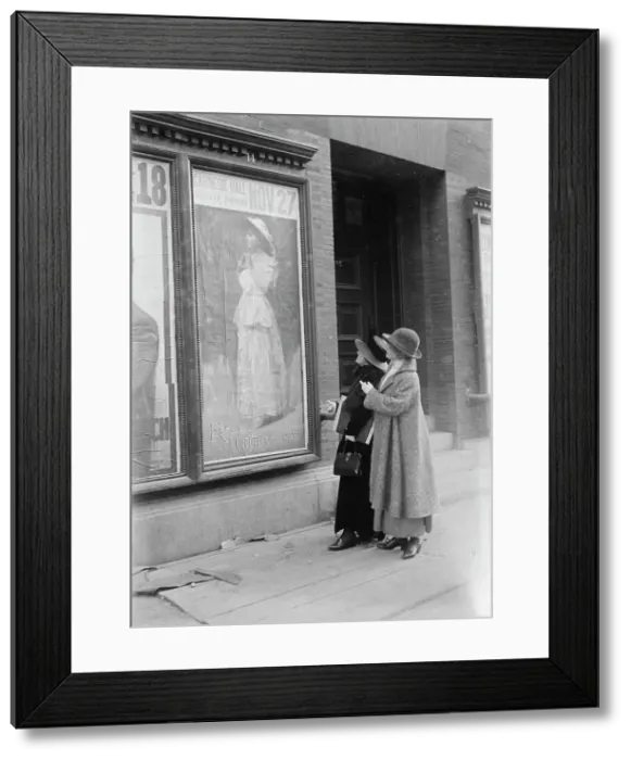 Framed Print : Kitty Cheatham & Soller, 1917. Creator: Bain News Service Framed Print : Kitty Cheatham & Soller, 1917. Creator: Bain News Service