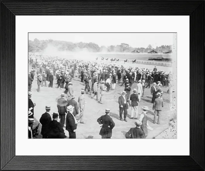 Framed Print : Race track - Saratoga, between c1910 and c1915. Creator: Bain News Service Framed Print : Race track - Saratoga, between c1910 and c1915. Creator: Bain News Service