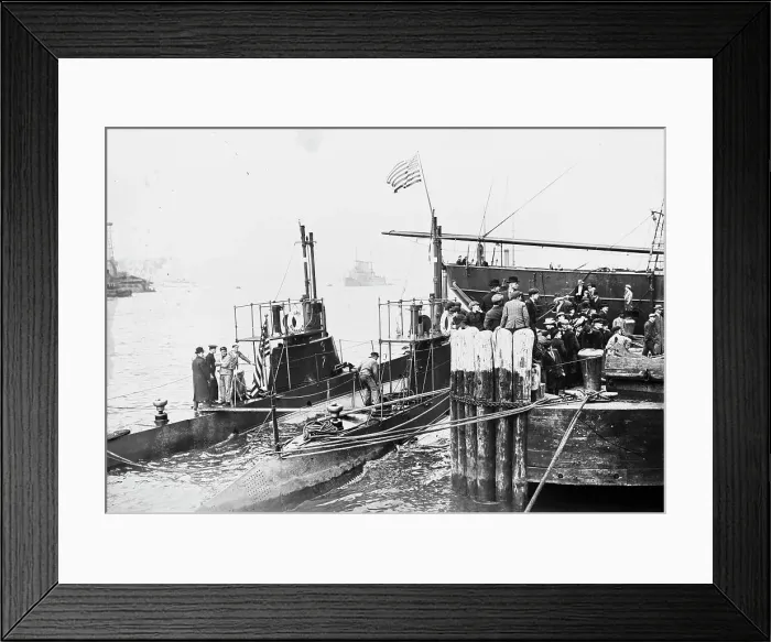Framed Print : USS Snapper & USS Stingray, between c1910 and c1915. Creator: Bain News Service Framed Print : USS Snapper & USS Stingray, between c1910 and c1915. Creator: Bain News Service