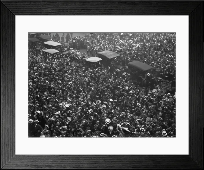 Framed Print : Crowd listening to T.R. [Theodore Roosevelt] speak, Chicago, 1912. Creator: Bain News Service