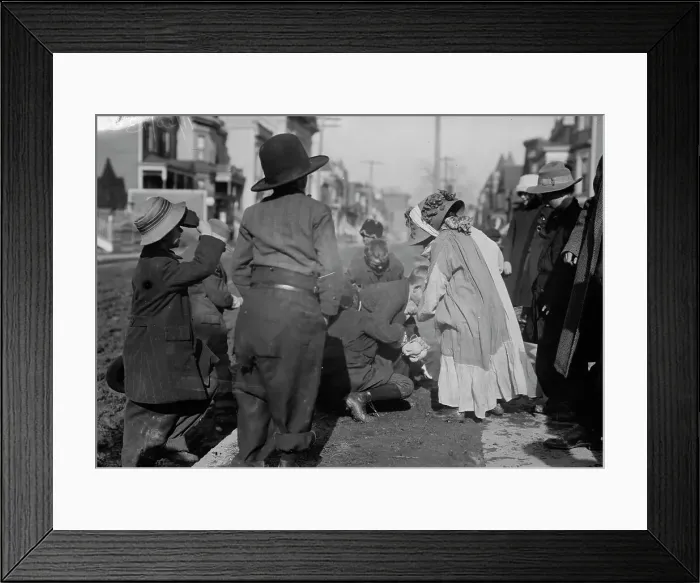 Framed Print : Scramble for pennies, Thanksgiving, between c1910 and c1915. Creator: Bain News Service Framed Print : Scramble for pennies, Thanksgiving, between c1910 and c1915. Creator: Bain News Service