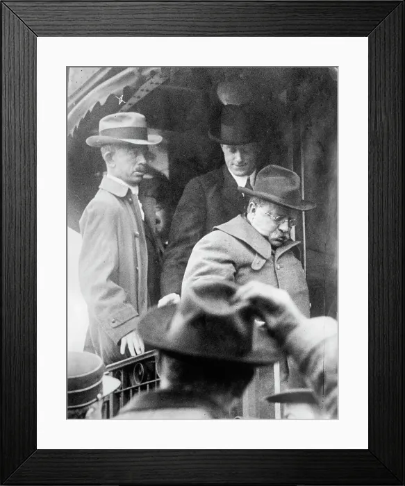 Framed Print : Roosevelt reaches Oyster Bay, 1912. Creator: Bain News Service Framed Print : Roosevelt reaches Oyster Bay, 1912. Creator: Bain News Service