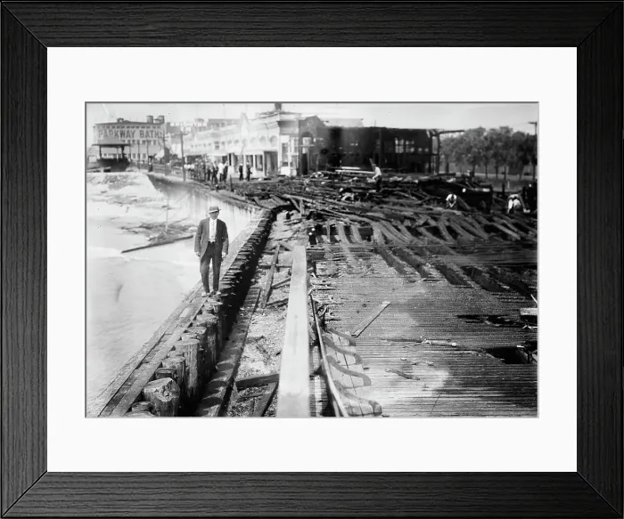 Framed Print : Brighton Beach fire, 1912, 1912. Creator: Bain News Service Framed Print : Brighton Beach fire, 1912, 1912. Creator: Bain News Service