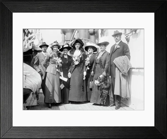 Framed Print : F.C. Smith, Madeleine Smith, Mrs. E. Holmes, Louise Day, Margaret Smith... between c1910 and c1915. Creator: Bain News Service Framed Print : F.C. Smith, Madeleine Smith, Mrs. E. Holmes, Louise Day, Margaret Smith... between c1910 and c1915. Creator: Bain News Service