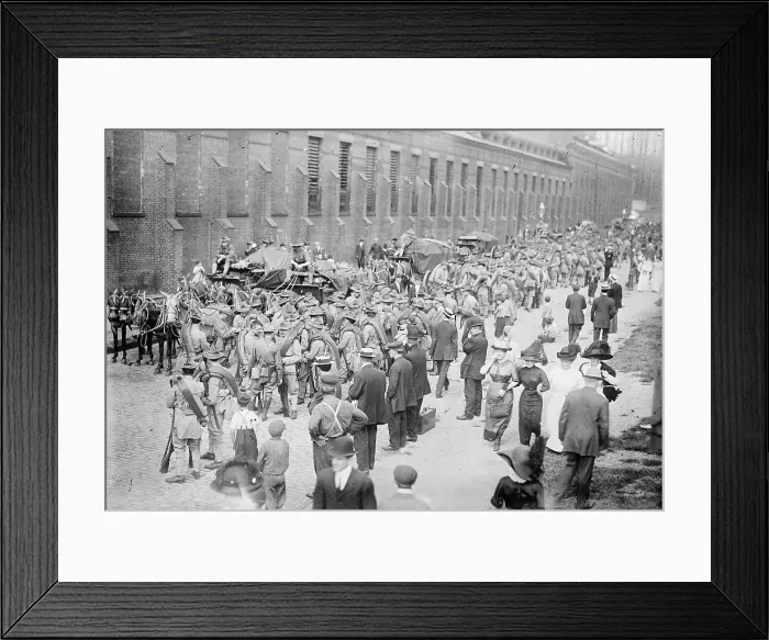 Framed Print : N.Y. troops (war game), between c1910 and c1915. Creator: Bain News Service Framed Print : N.Y. troops (war game), between c1910 and c1915. Creator: Bain News Service