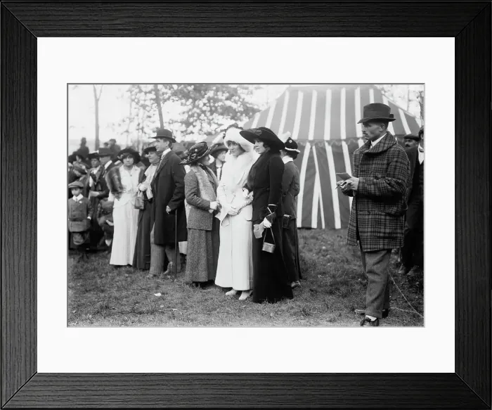 Framed Print : Elise W. Ladew and Mrs. W.R. Grace, between c1910 and c1915. Creator: Bain News Service Framed Print : Elise W. Ladew and Mrs. W.R. Grace, between c1910 and c1915. Creator: Bain News Service