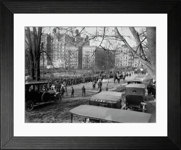 Framed Print : Reid Funeral, 1913. Creator: Bain News Service Framed Print : Reid Funeral, 1913. Creator: Bain News Service