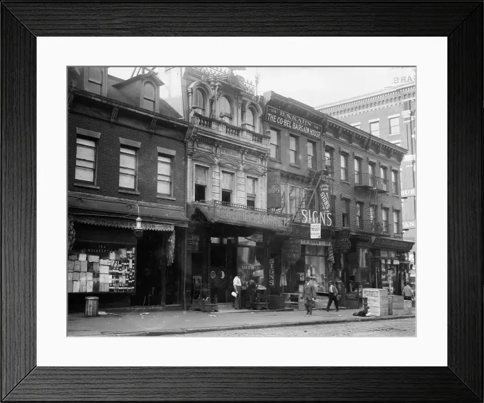 Framed Print : White House Hotel, between c1910 and c1915. Creator: Bain News Service Framed Print : White House Hotel, between c1910 and c1915. Creator: Bain News Service