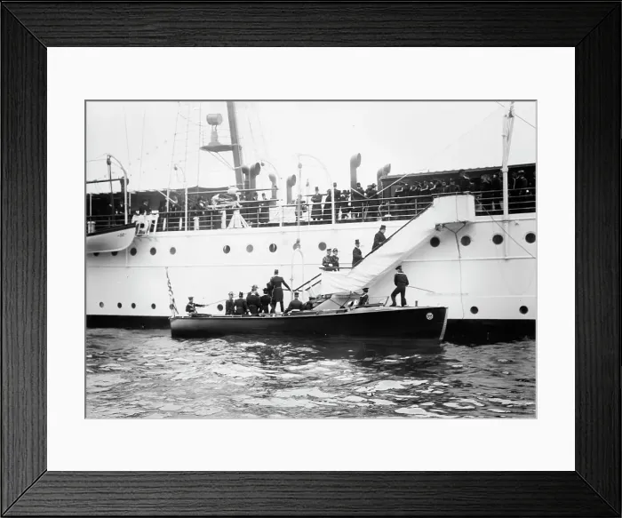 Framed Print : Taft boards MAYFLOWER, 1912. Creator: Bain News Service Framed Print : Taft boards MAYFLOWER, 1912. Creator: Bain News Service