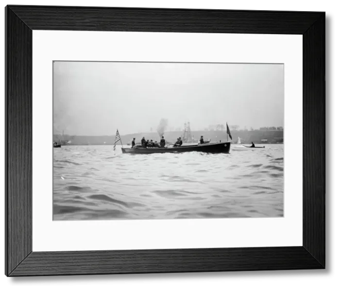 Framed Print : Pres't Taft at Naval Review, 1912. Creator: Bain News Service Framed Print : Pres't Taft at Naval Review, 1912. Creator: Bain News Service