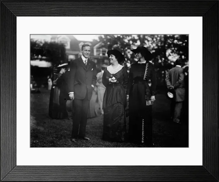 Framed Print : Mr. Straus, Mrs. T. Woodruff, and Mary Condon, between c1910 and c1915. Creator: Bain News Service Framed Print : Mr. Straus, Mrs. T. Woodruff, and Mary Condon, between c1910 and c1915. Creator: Bain News Service