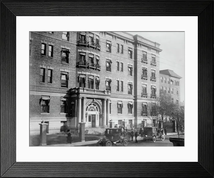 Framed Print : Mercy Hospital - Roosevelt's rooms, 1912. Creator: Bain News Service Framed Print : Mercy Hospital - Roosevelt's rooms, 1912. Creator: Bain News Service