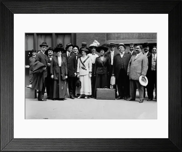 Framed Print : Women going to Syracuse convention, 1912. Creator: Bain News Service Framed Print : Women going to Syracuse convention, 1912. Creator: Bain News Service