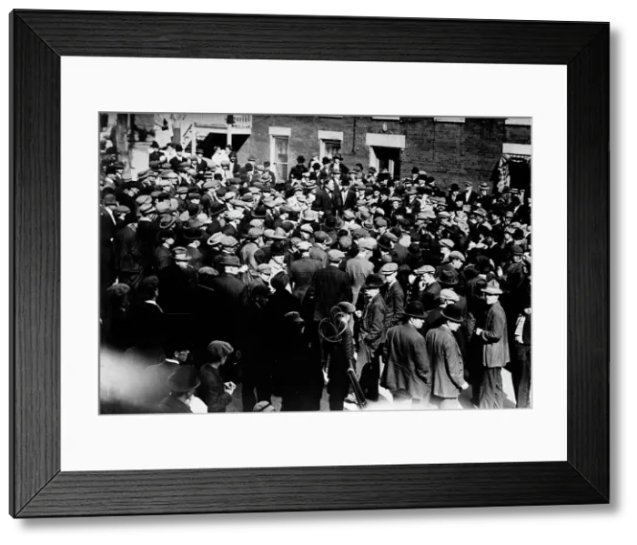Framed Print : Little Falls, Phil. Caley speaking on Permitted corner, between c1910 and c1915. Creator: Bain News Service Framed Print : Little Falls, Phil. Caley speaking on Permitted corner, between c1910 and c1915. Creator: Bain News Service